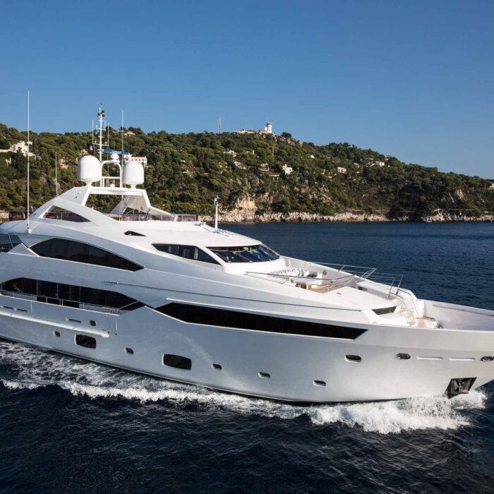 Thumper luxury superyacht charter