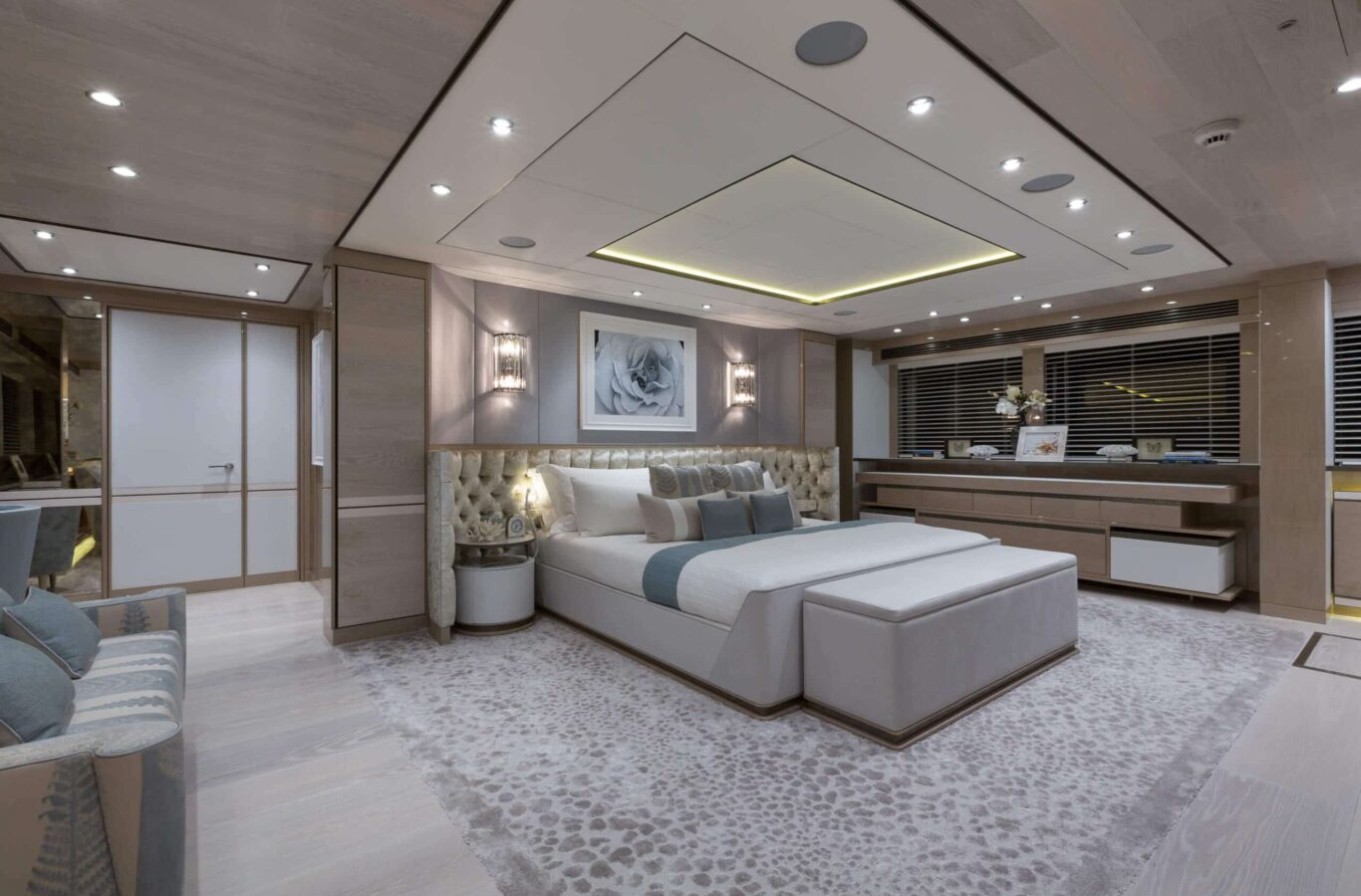Thumper luxury superyacht charter master bedroom