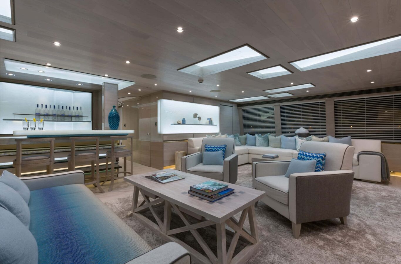 Thumper luxury superyacht charter lounge bar area