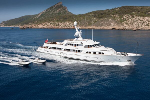 Luxury Charter Yacht MIRAGE