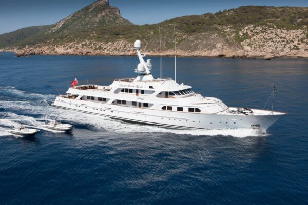 Luxury Charter Yacht MIRAGE