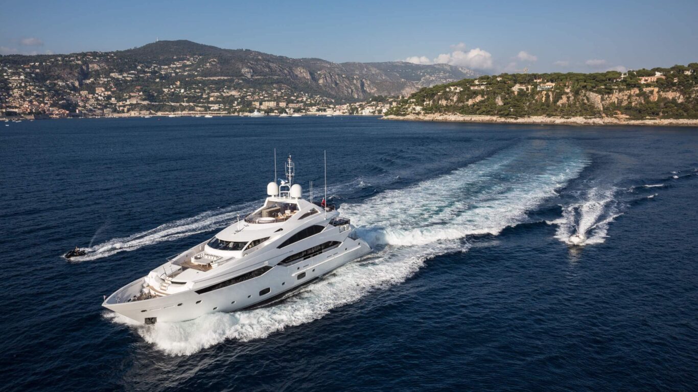 Luxury Charter Yacht THUMPER