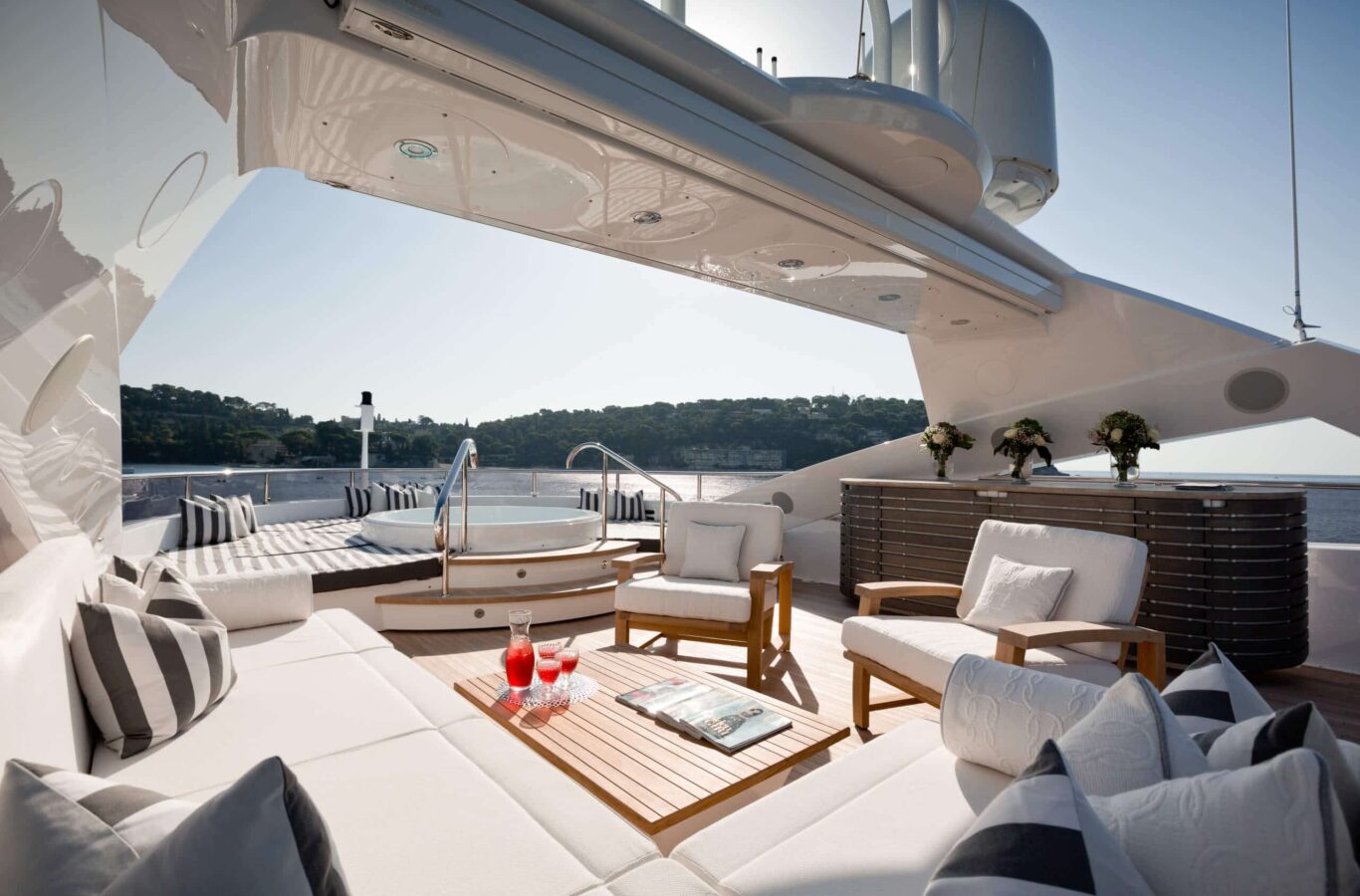 Thumper luxury superyacht charter sun deck