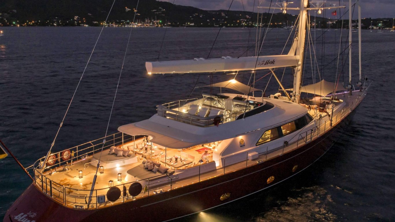 Luxury Charter Yacht BLUSH
