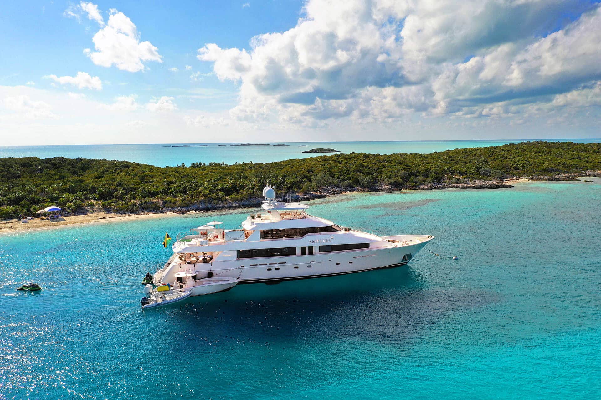 Luxury Charter Yacht ANTARES