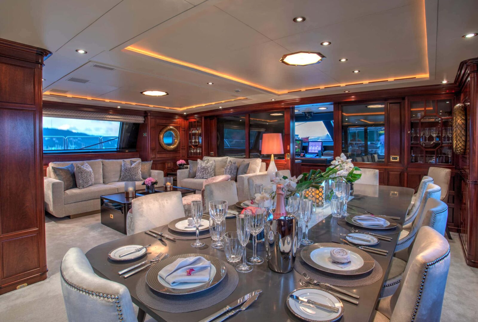 BLUSH luxury superyacht charter dinning