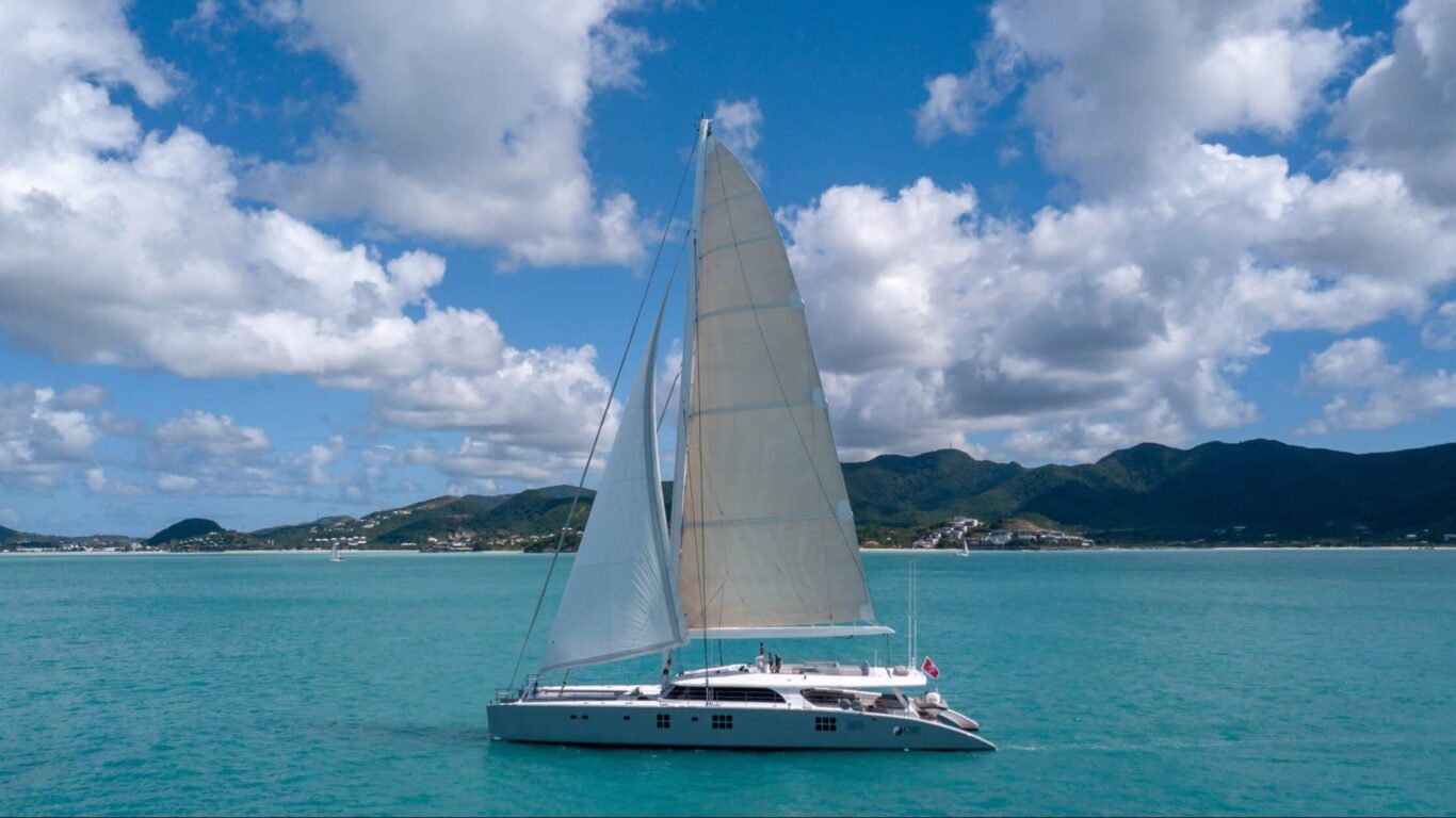 Luxury Charter Yacht CHE