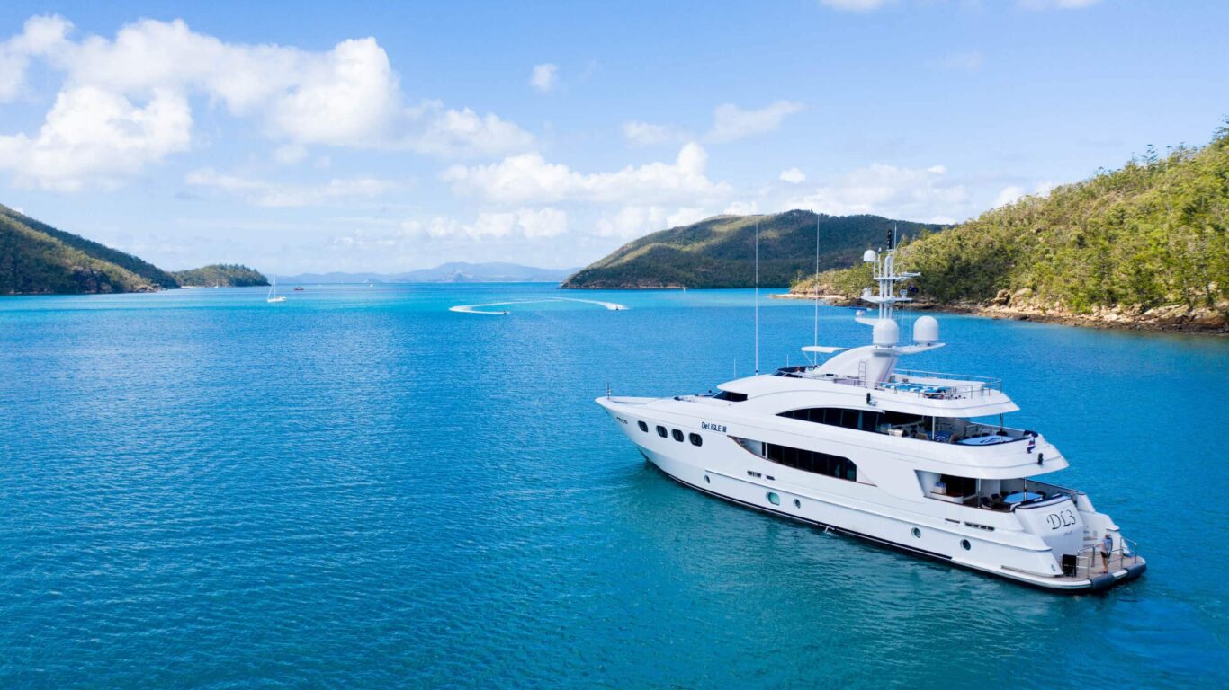 Luxury Charter Yacht DE LISLE III