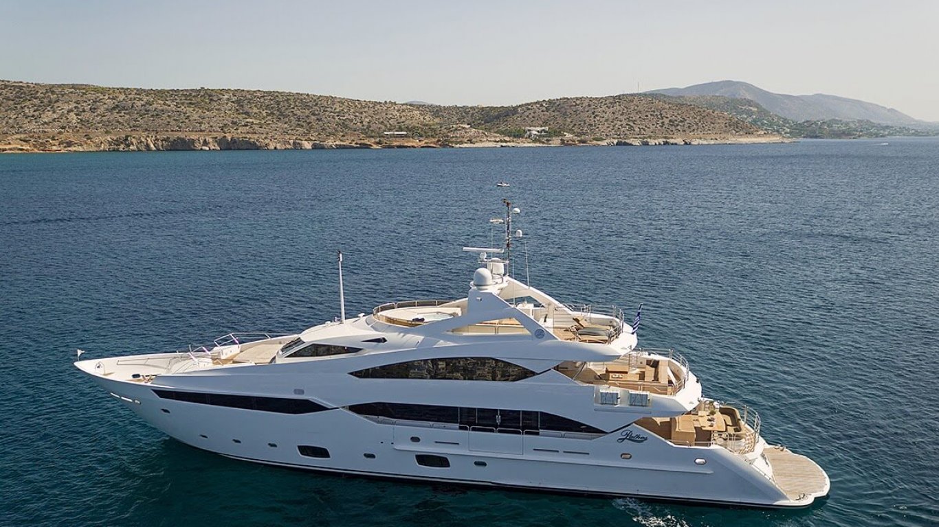 Luxury Charter Yacht PATHOS