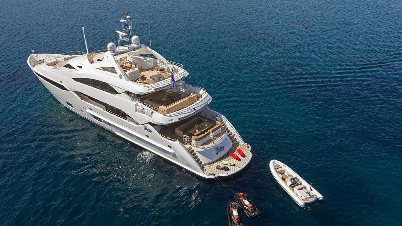 Luxury Charter Yacht PATHOS