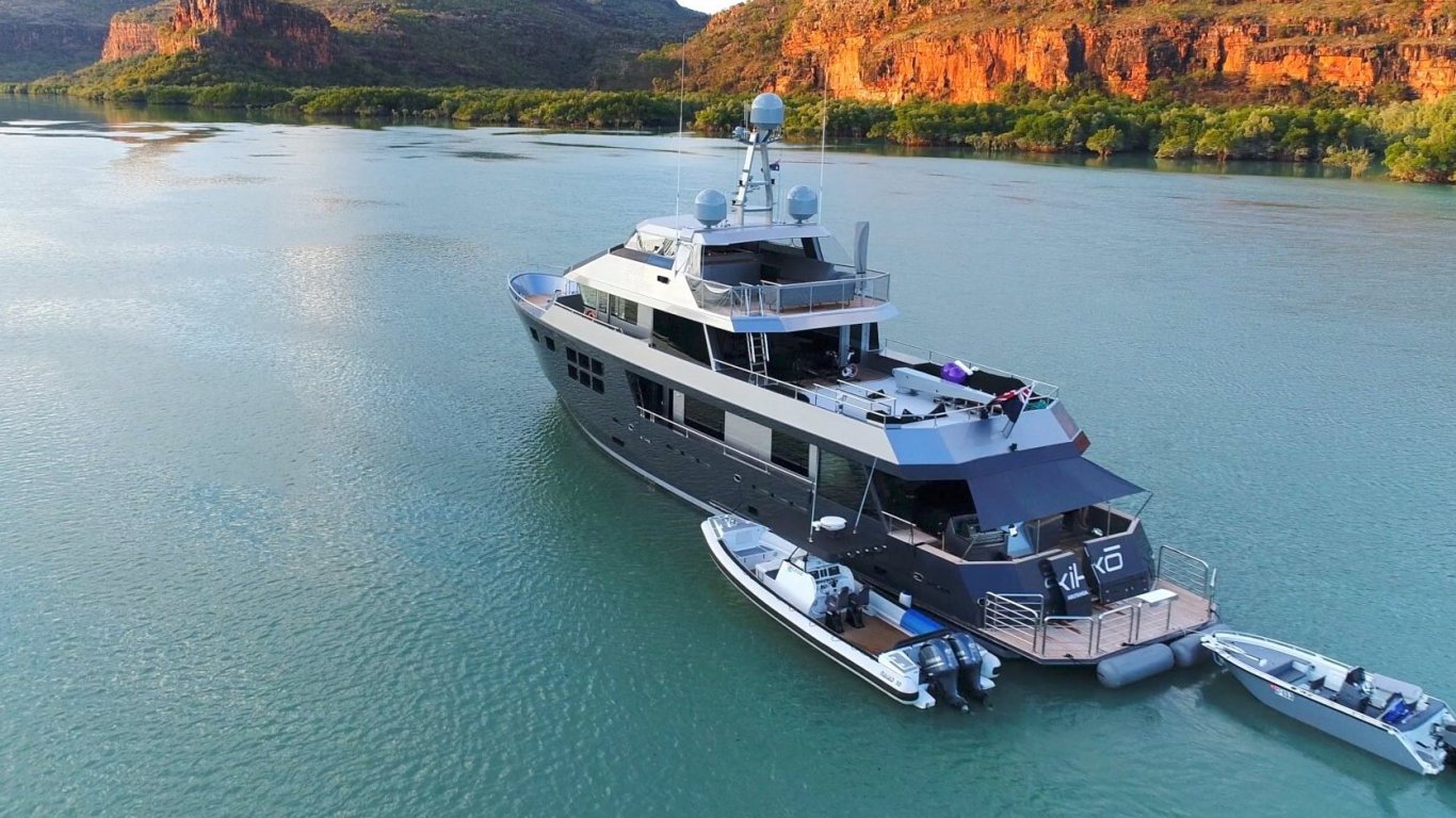 Luxury charter yacht AKIKO