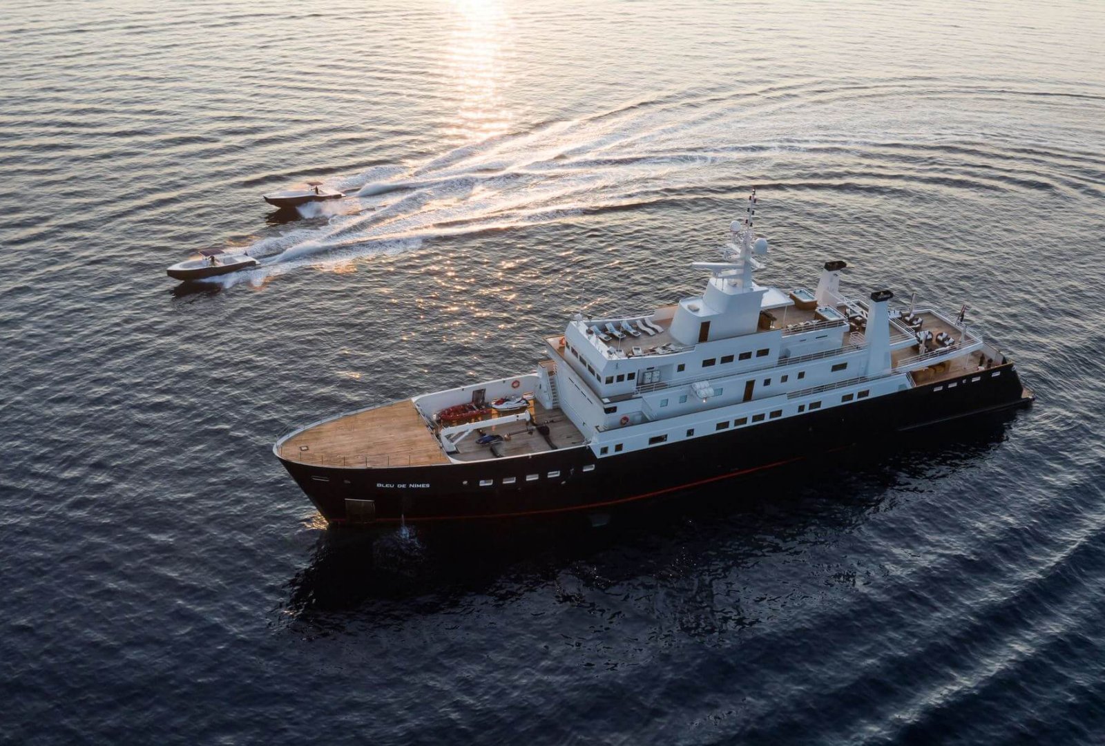 Luxury Charter Yacht BLEU DE NIMES