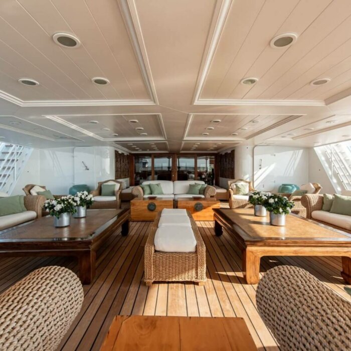 bleu de nîmes luxury superyacht charter lounge