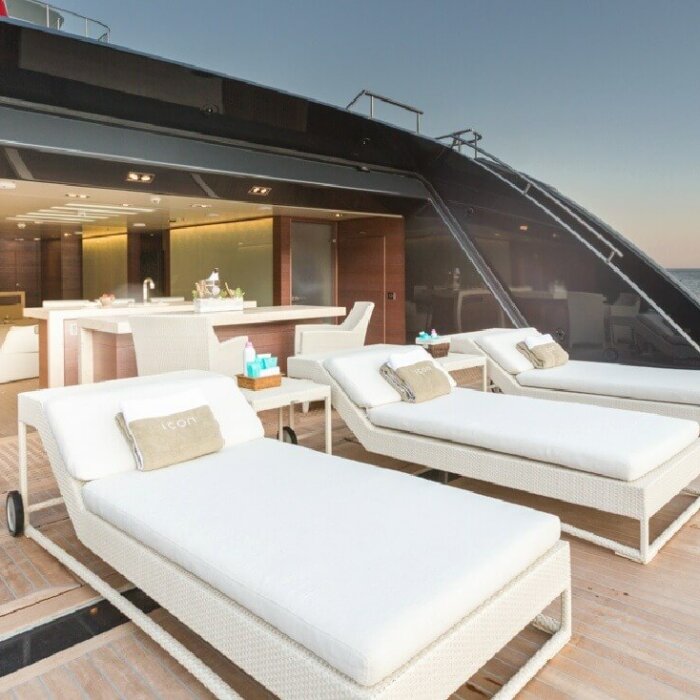 Icon superyacht charter beachclub