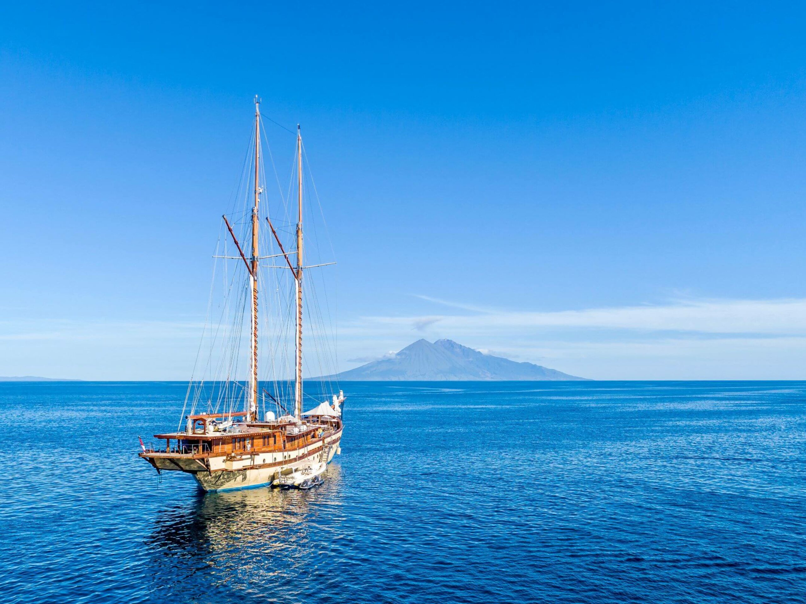 Luxury Charter Yacht LAMIMA