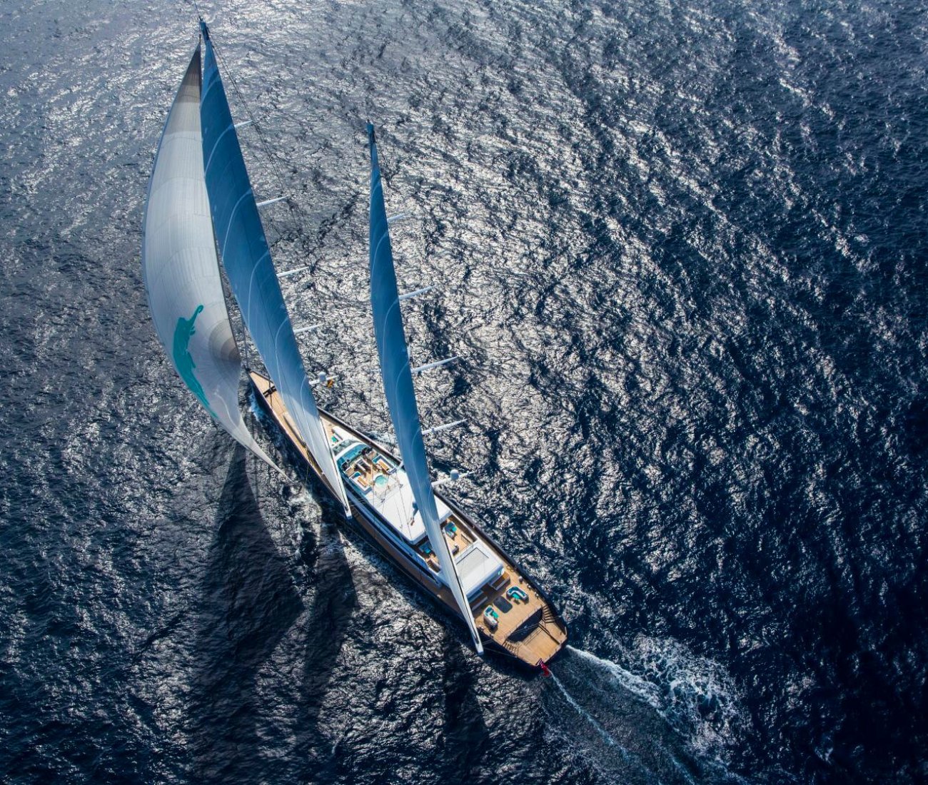 AQUIJO superyacht charter sailing