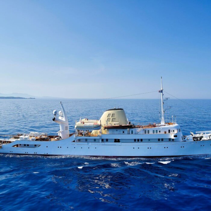 Christina O superyacht charter ocean