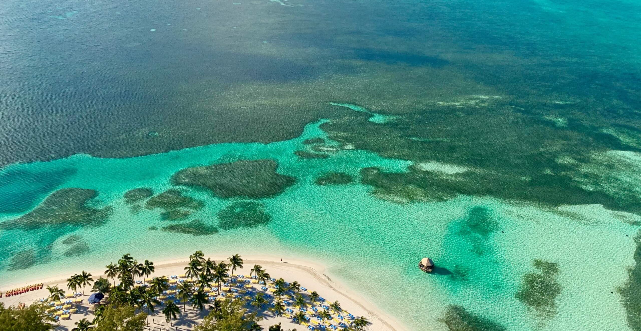 Horizon view of the ocean in the Bahamas Caribbean superyacht charter
