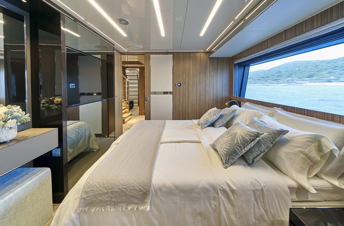 NIKITA Superyacht bedroom