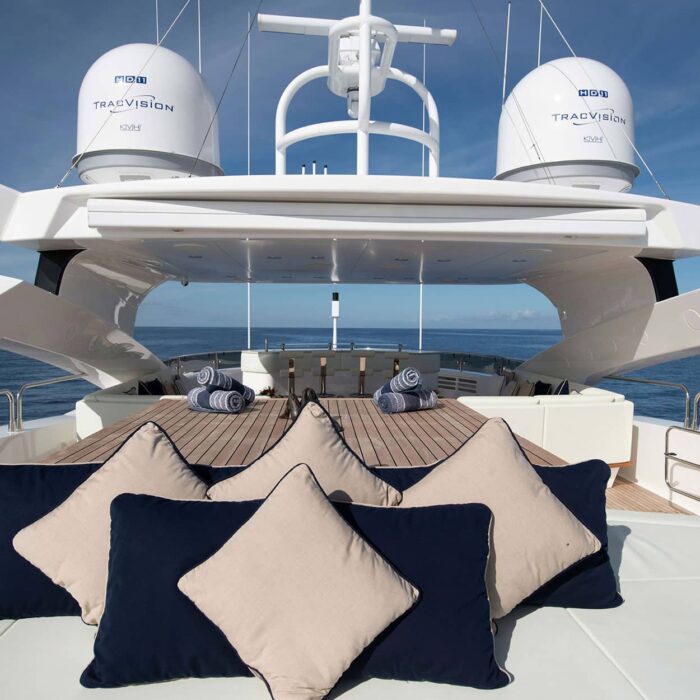 superyacht ANYA Sun Pads