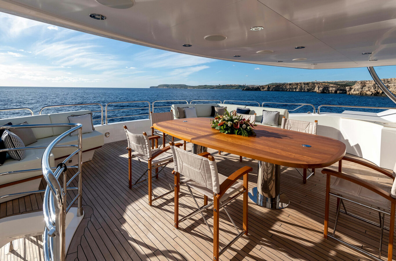 superyacht ANYA Wheelhouse