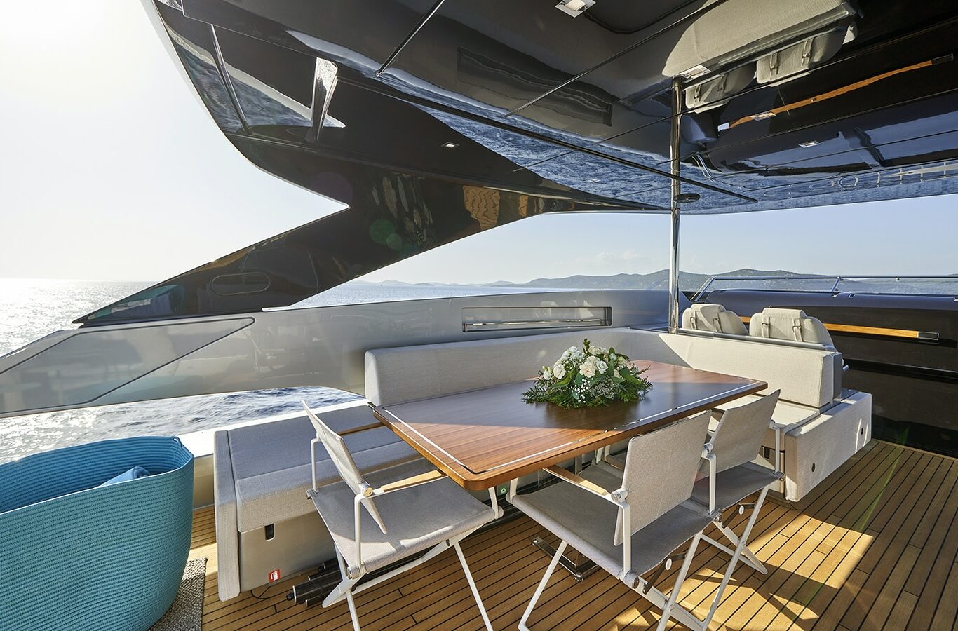 NIKITA Superyacht dining