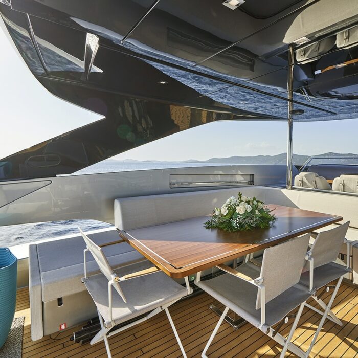 NIKITA Superyacht dining