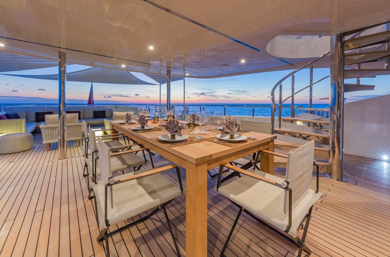 BIG SKY Superyacht dining