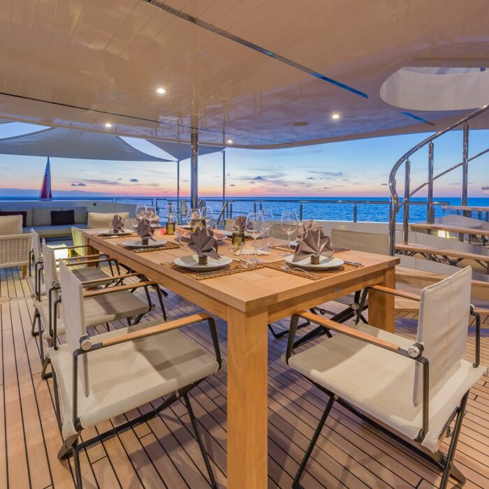 BIG SKY Superyacht dining