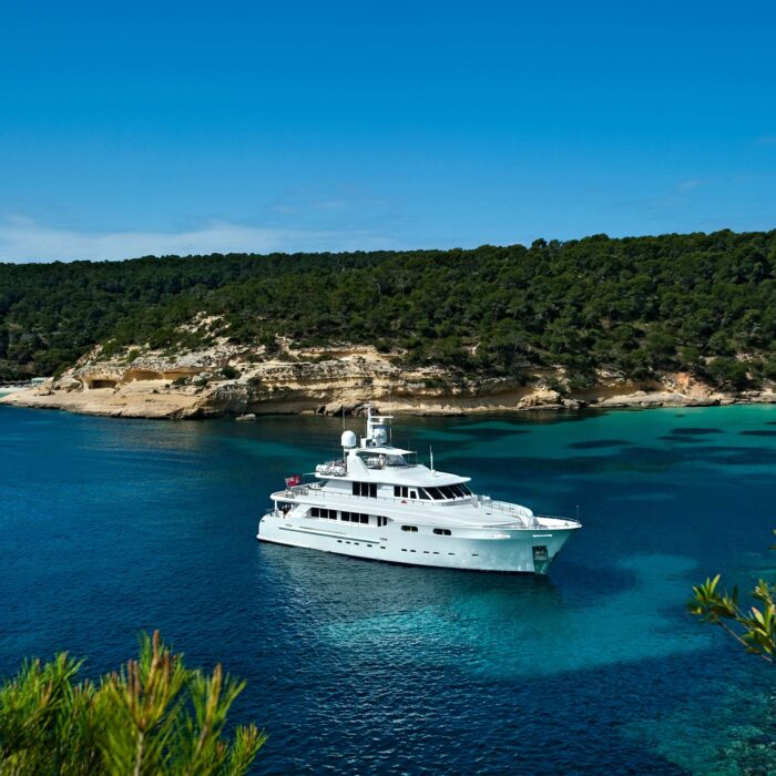 Superyacht Christina G in the shallows