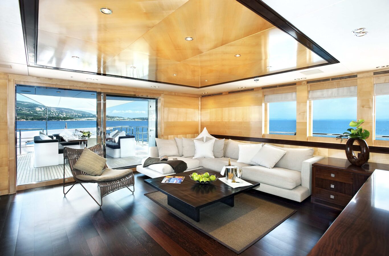 Superyacht Christina G saloon