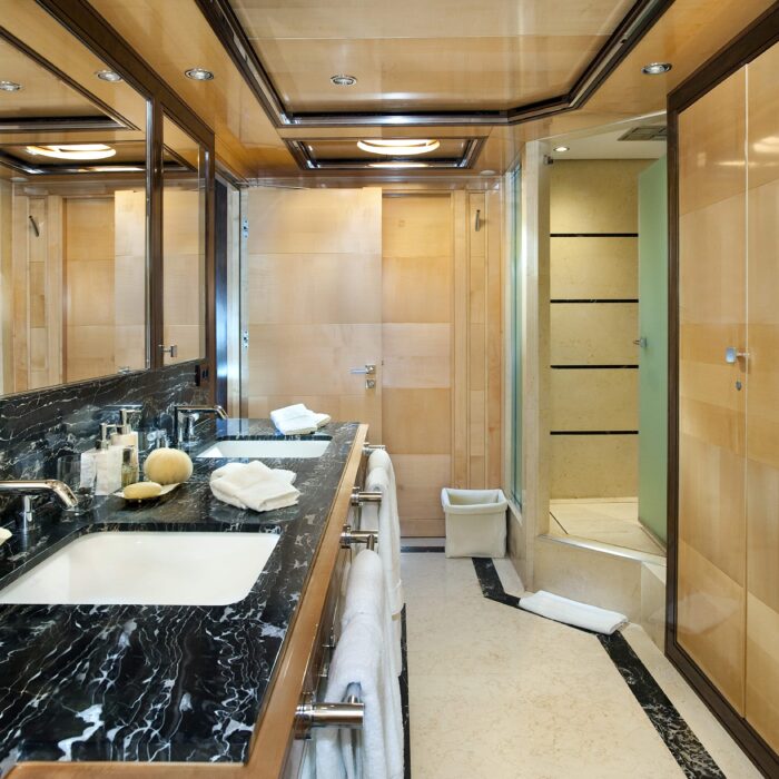 Superyacht Christina G bathroom