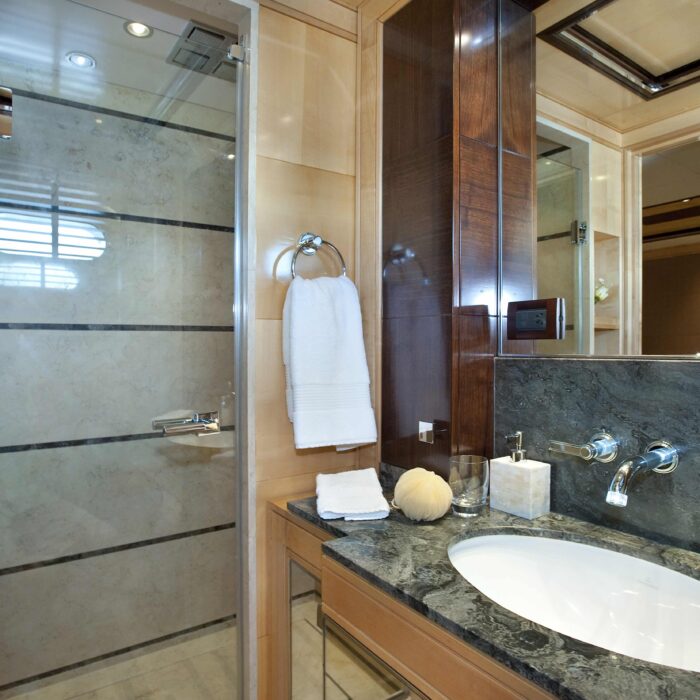 Superyacht Christina G bathroom