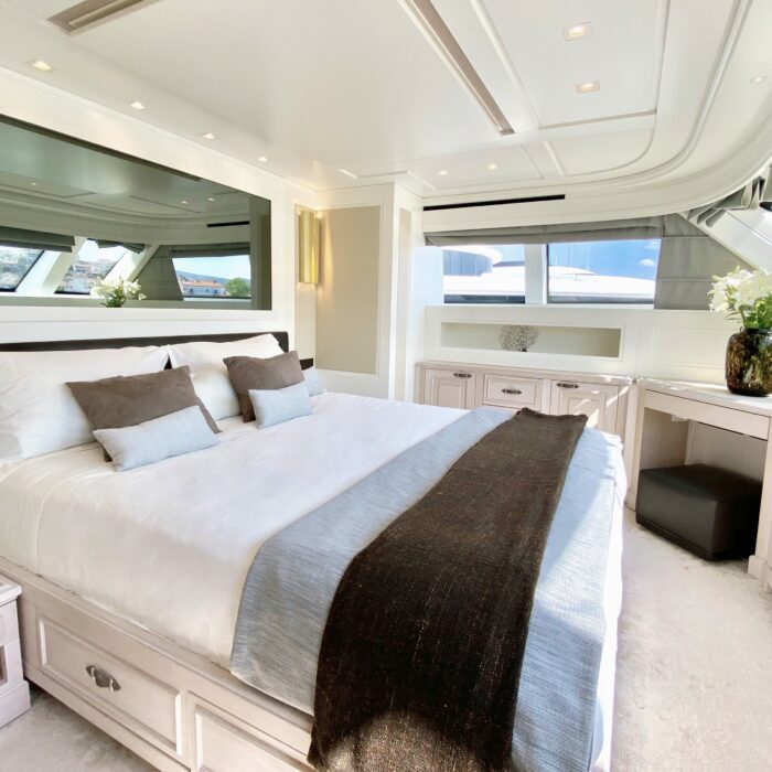 Valentina ii Superyacht master bedroom