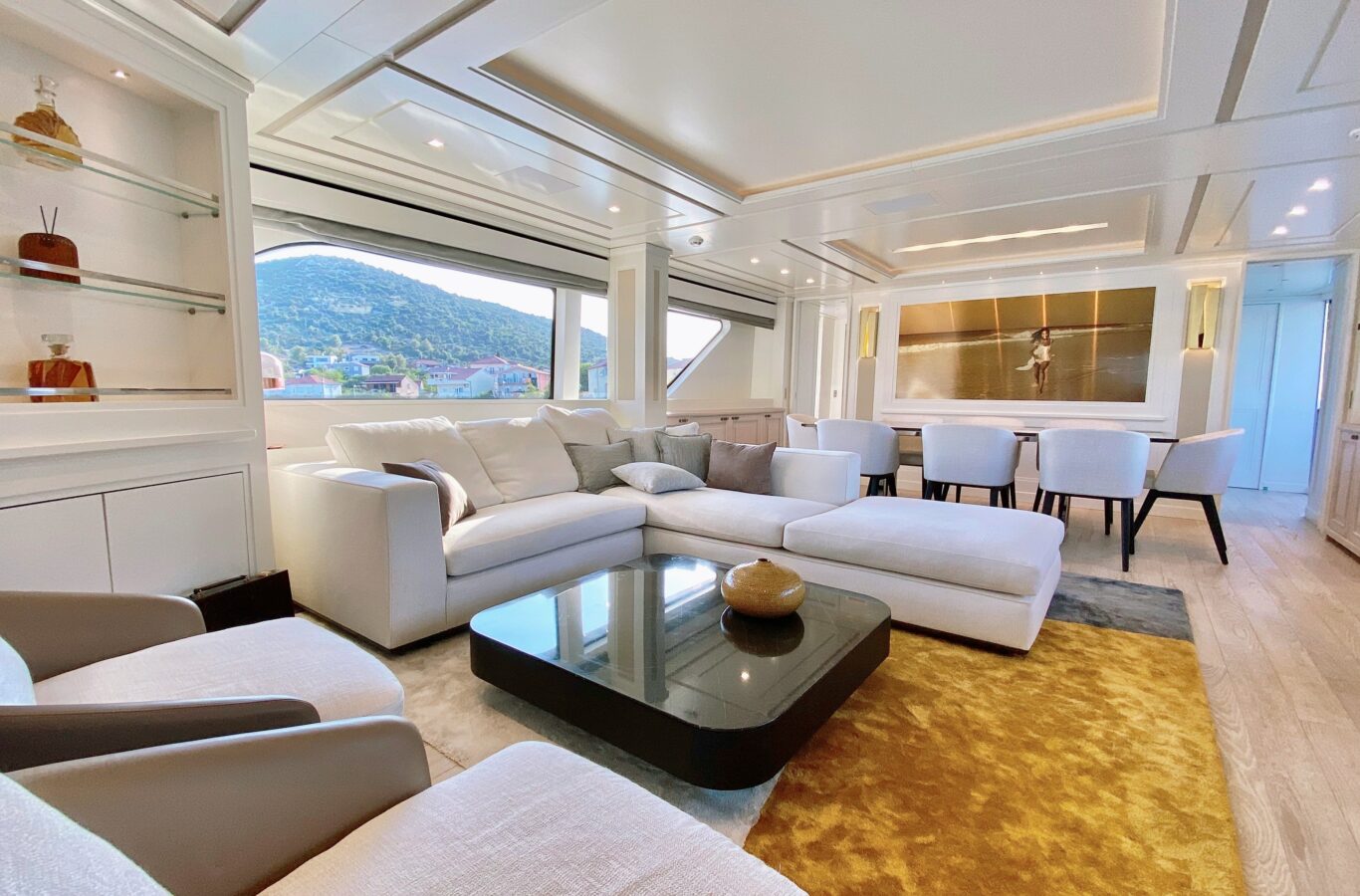 Valentina ii Superyacht saloon