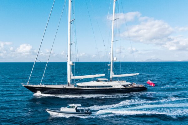 ASAHI superyacht hartering open water
