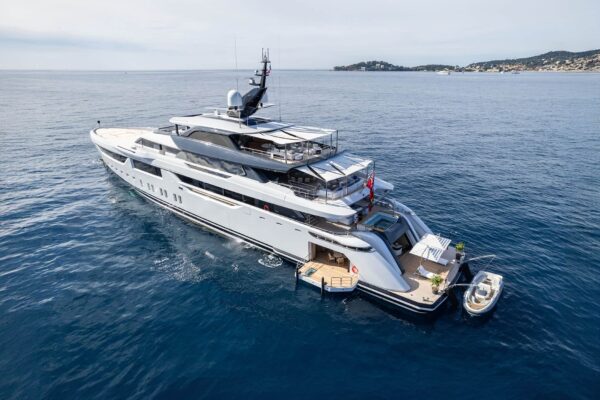 Mailia Superyacht available for charter